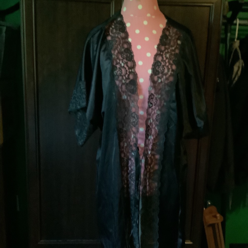 Women’s Avon Black Lacy Negligee/Robe Size L - Picture 2 of 15